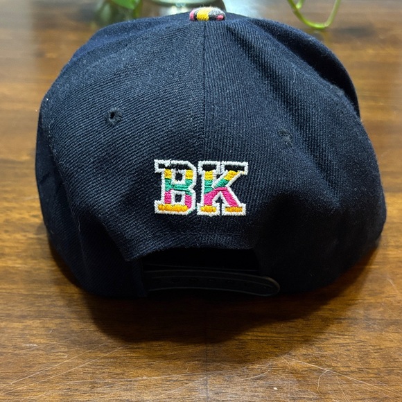 Stylish Black Patterned Cap - Picture 4 of 5